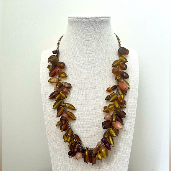 Jewelry - 🍁 Brown Glass Beaded Necklace